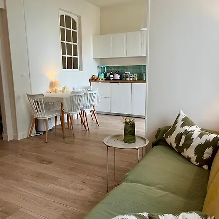 Beachside Retreat With Lots Of Natural Light Lejlighed Luc-sur-Mer